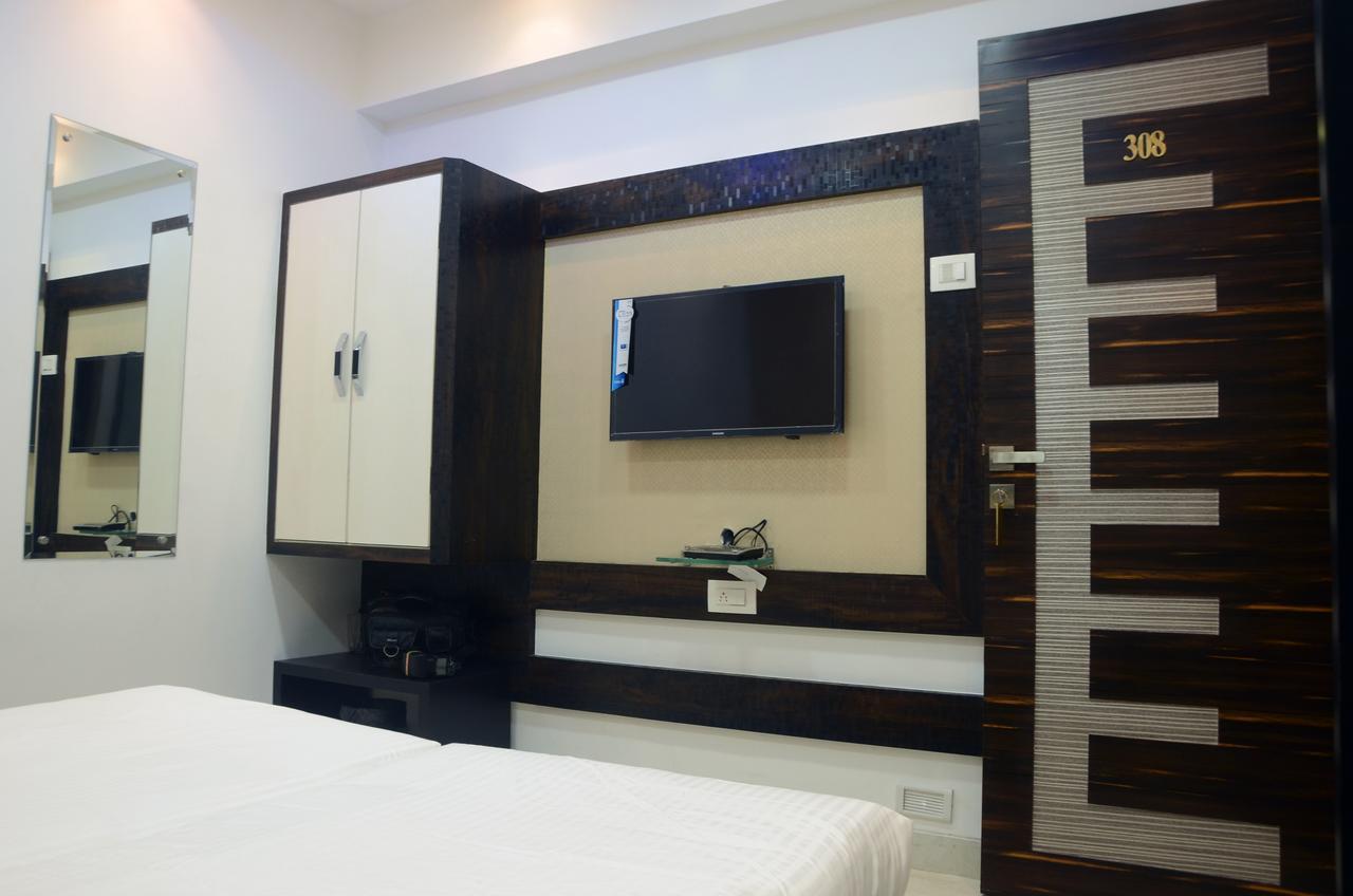 Hotel Modern Mumbai Exterior photo